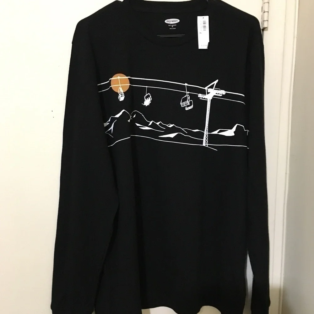 3/$35❤️Old Navy extra-large black and white long sleeve